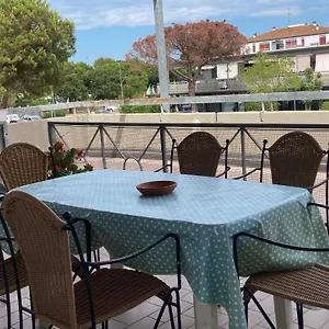 Al Mare Con Due Terrazze , Punta Marina Italia